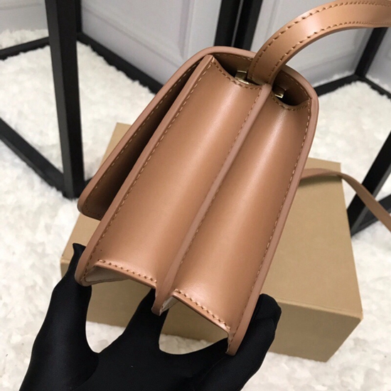 バーバリーバッグ素材ディテール